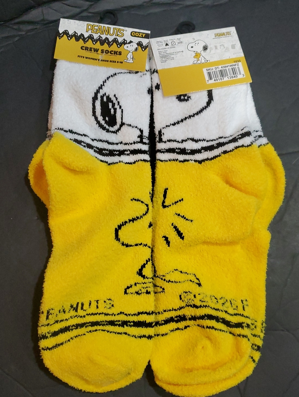 Peanuts Snoopy and Woodstock 2pairs yellow and white fuzzy crew socks brand new